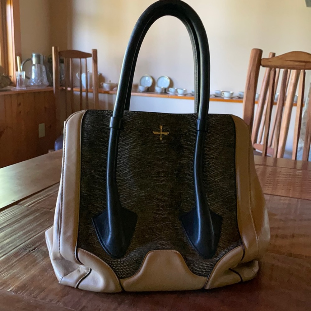 Pour la Victoire handbag